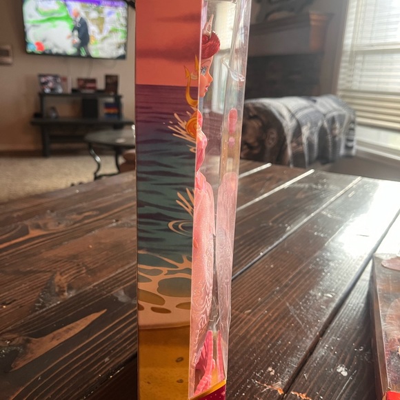 Rare Disney Princess Ariel Glitter Princess - Picture 2 of 3